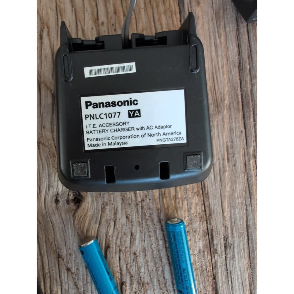 Panasonic KX-TGDA52 Black Cordless Handset w/ Charging Station Tested & Working - Picture 9 of 13